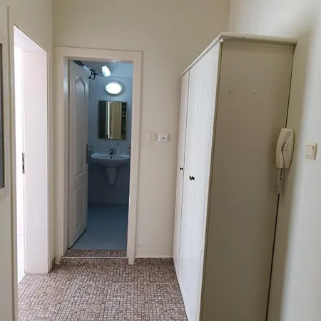 Sunny Center Apartment *